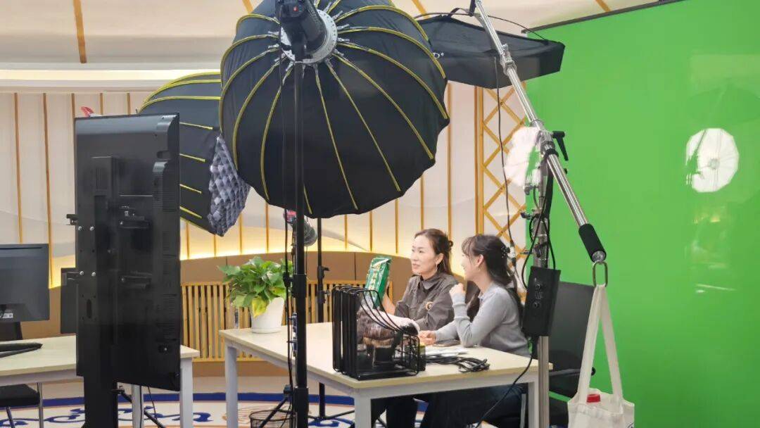 火锅 新巴尔虎右旗“呼伦明珠”激活发展新引擎PG麻将胡了2试玩直播间里卖羊肉 体验店里涮(图3)